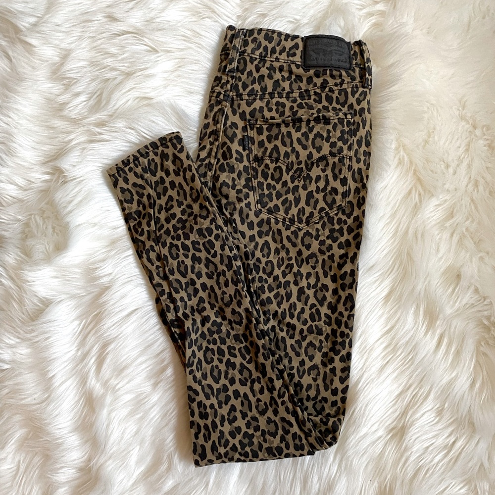 Cheetah Print Levis 720 high rise super skinny pants, size 27